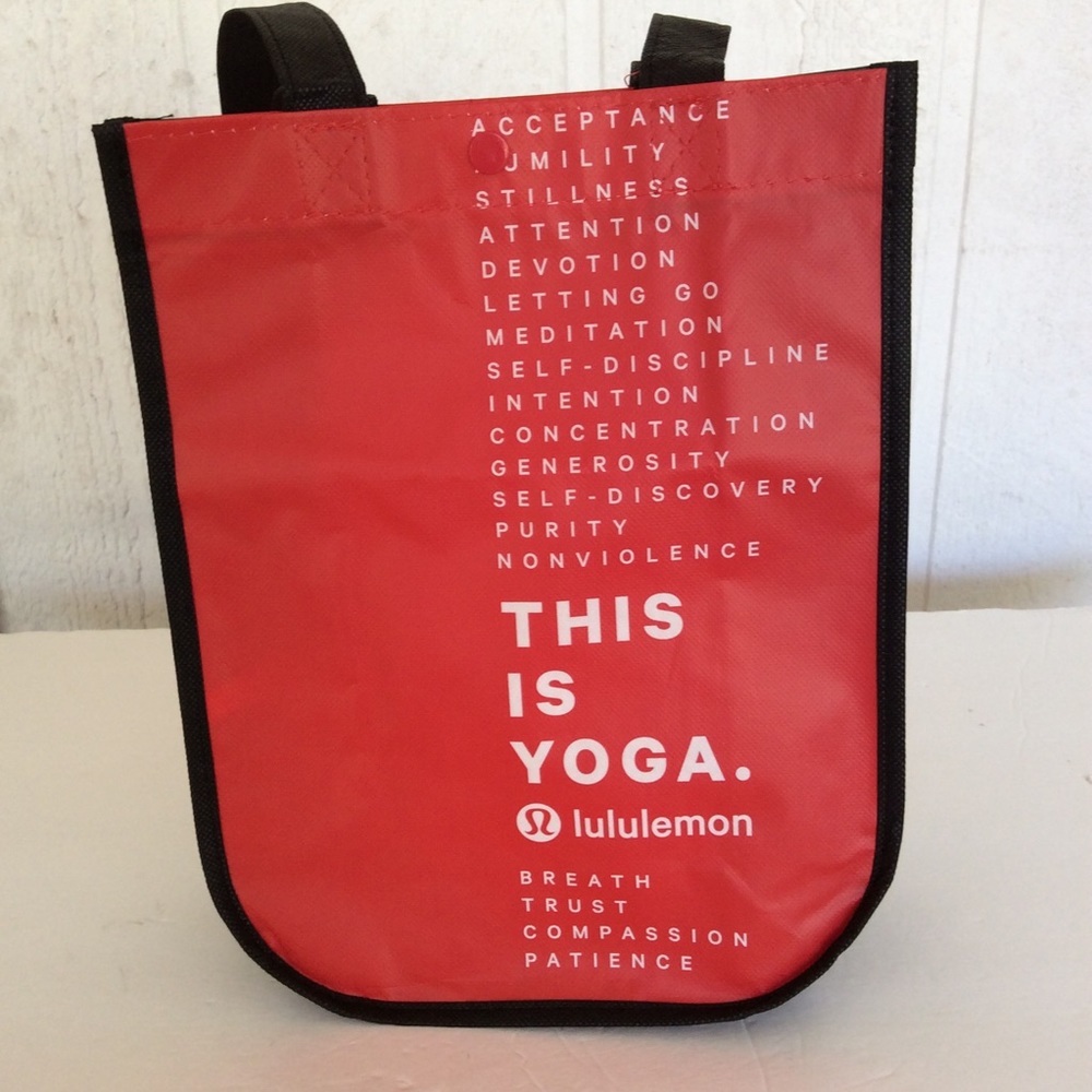 LULULEMON RED AND WHITE SMALL SHOPPING TOTE